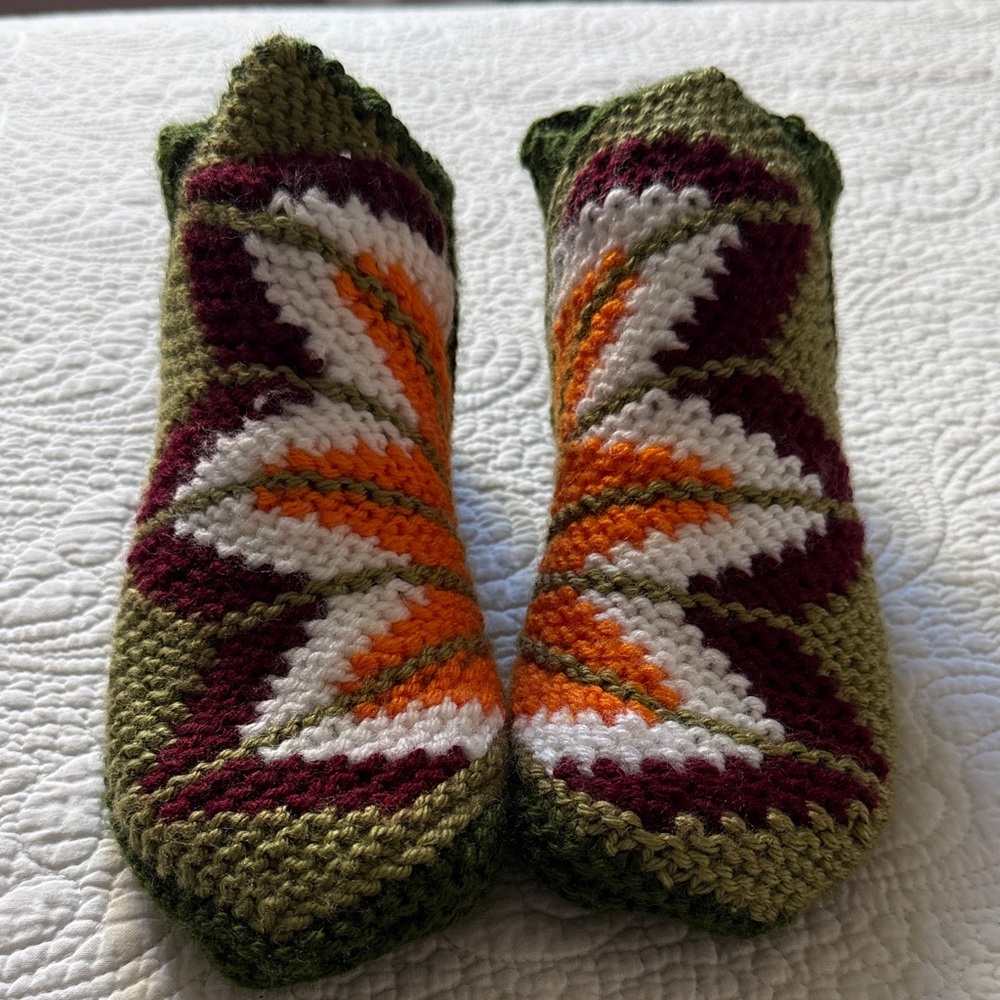 Hand-Knit Olive Green Patterned Women's Slipper Socks